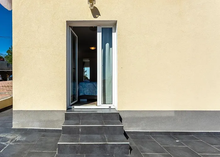 Dalida * Grobnik (Cavle)